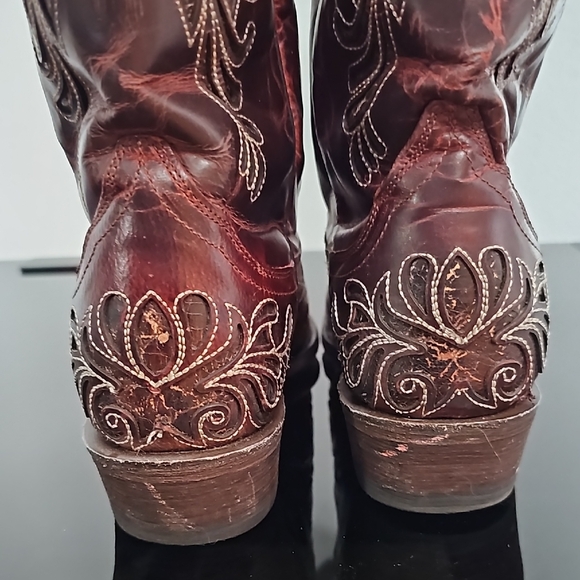 Stetson Brown Heeled Boots with Intricate Embroidery - Picture 9 of 13